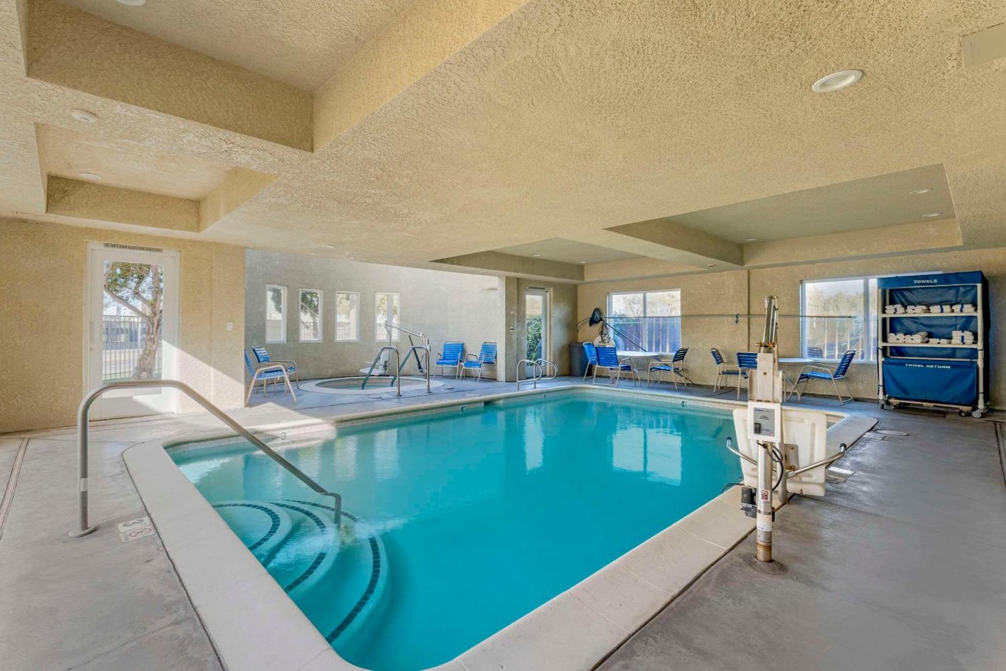 Comfort Inn Lathrop Stockton Airport Zewnętrze zdjęcie